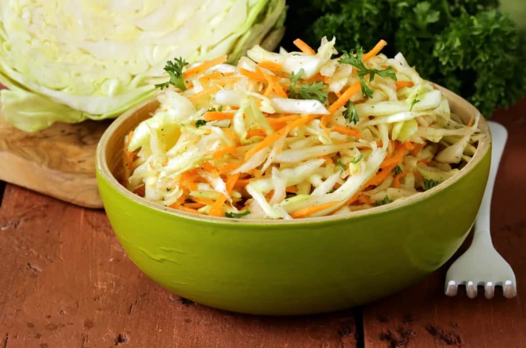 Sałatka jak z restauracji - proste przepisy na wyjątkowe smaki