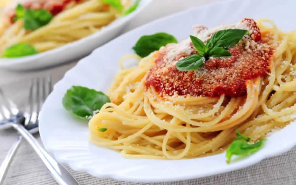 Spaghetti chitarra: poznaj sekrety idealnego włoskiego makaronu