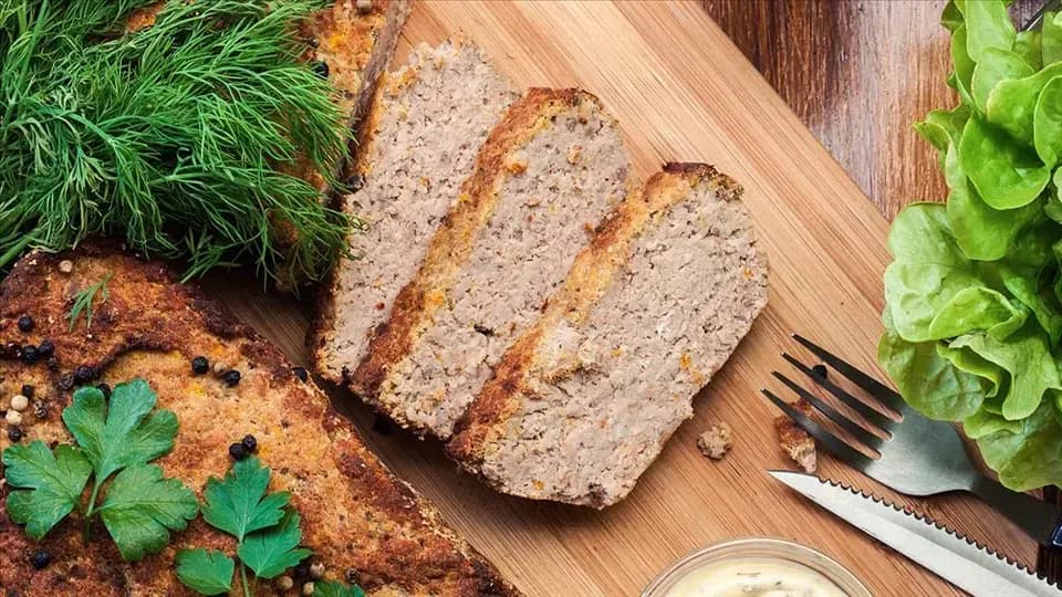 Jakie przyprawy do pasztetu drobiowo wieprzowego poprawią smak?