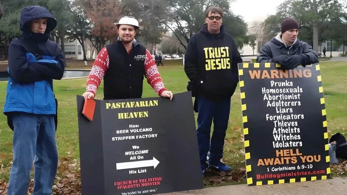 Latający Potwór Spaghetti: satyra na religię i jej znaczenie