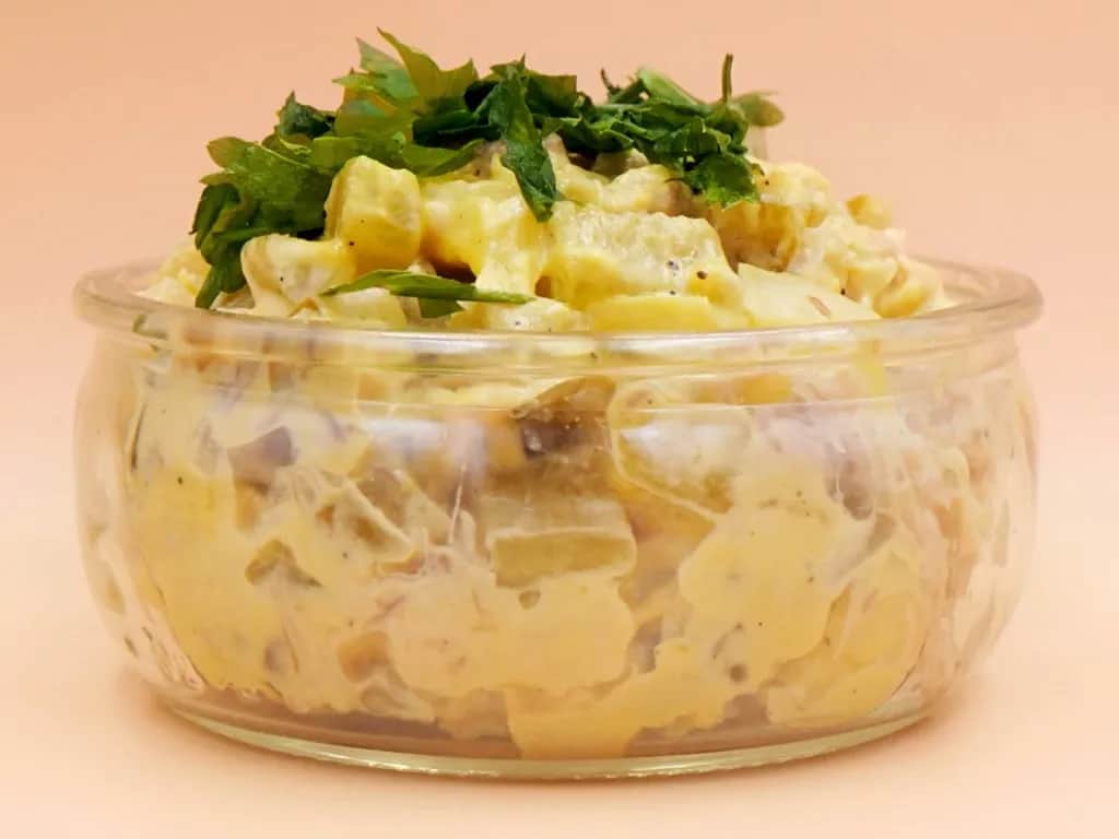 Jak zrobić sałatkę z makreli - prosty przepis na pyszne danie