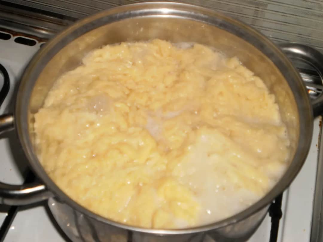 Jak zrobić lane kluseczki do zupy, które zachwycą smakiem