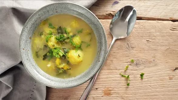 Jakie są zupy? Odkryj tradycyjne polskie przepisy i smaki