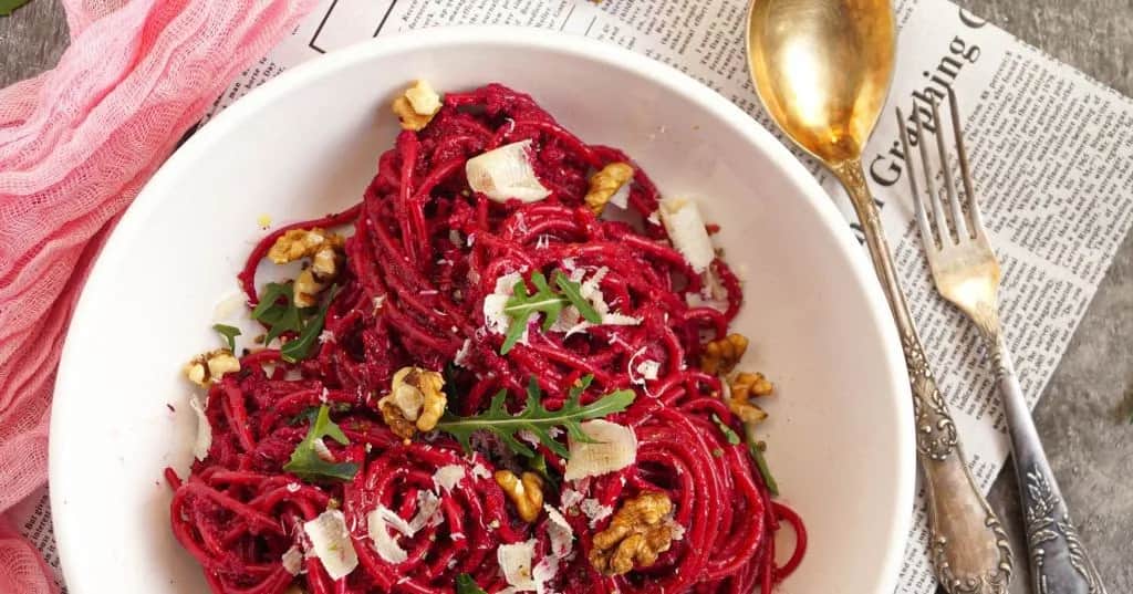 Wyjątkowe spaghetti z burakami – prosty przepis na pyszne danie
