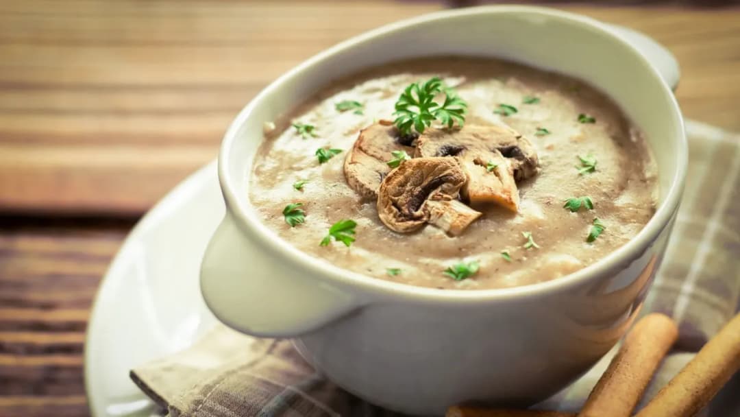 Czym doprawić zupę pieczarkową, aby zyskała wyjątkowy smak?